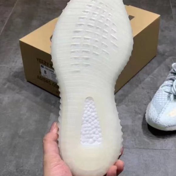adidas originals Yeezy Boost 350 V2 Cloud white Re main image 13
